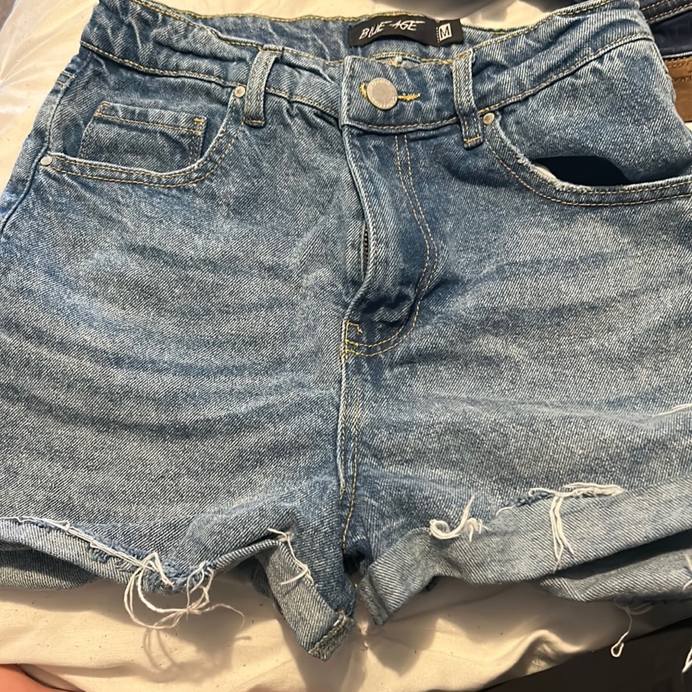 Blue age M high rise shorts